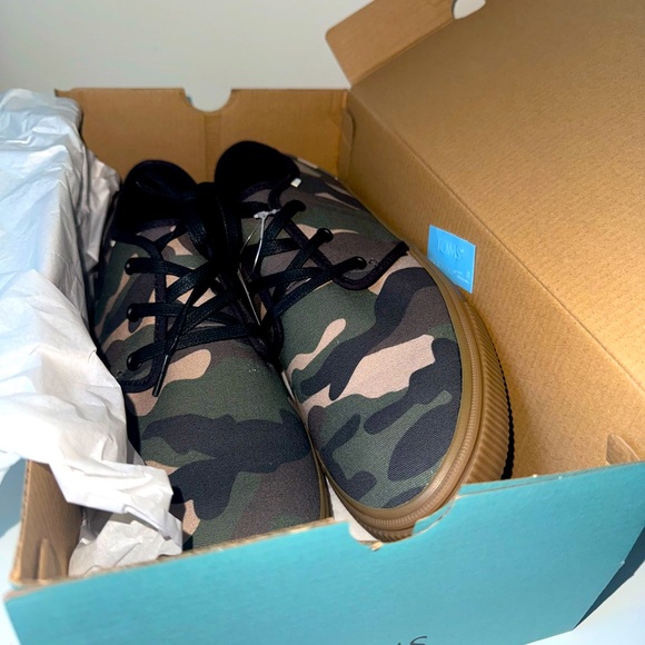 Men Shoes - Picture 7 of 7